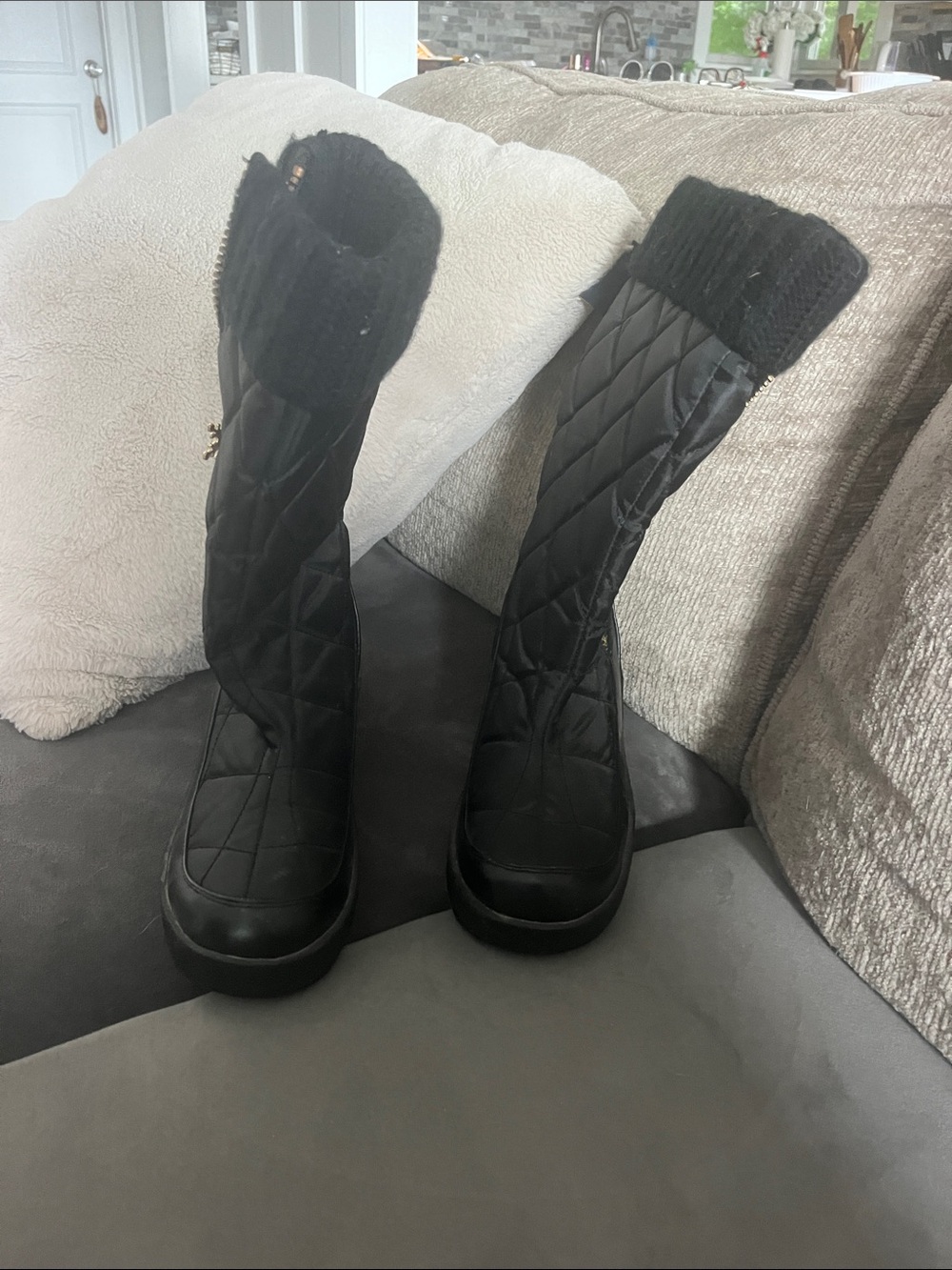 Source Unknown Black Quilted Knee-High Winter Boots with Faux Fur Cuff